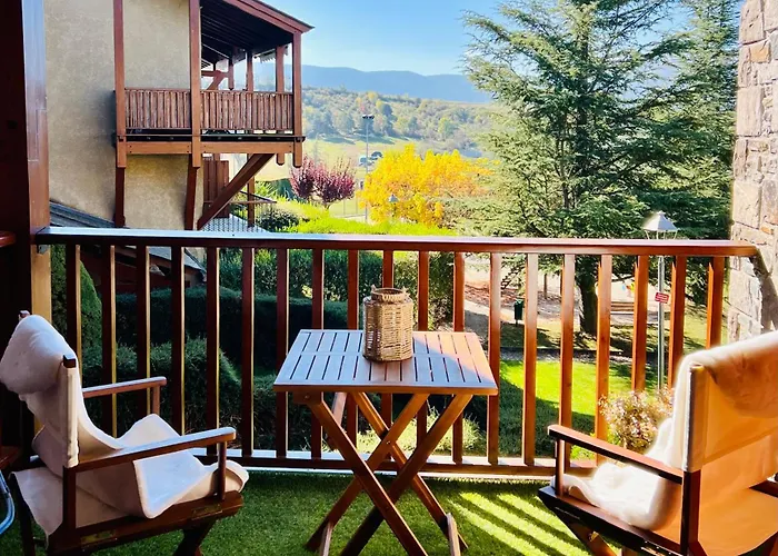 Refugi La Cerdanya, And Pool La Cerdana Apartment *